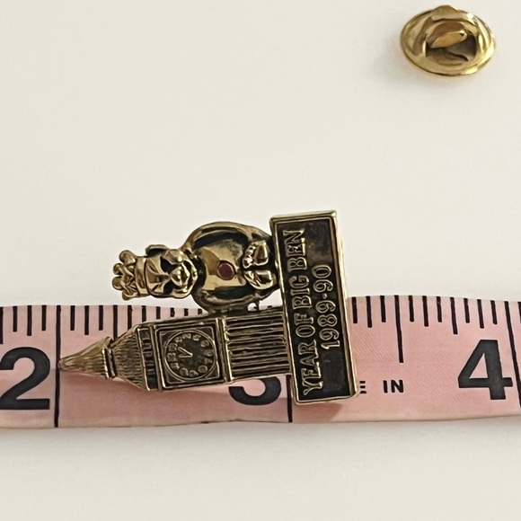 Vintage Year Of Big Ben 1989-90 Gold Tone Pin Brooch - Picture 8 of 10